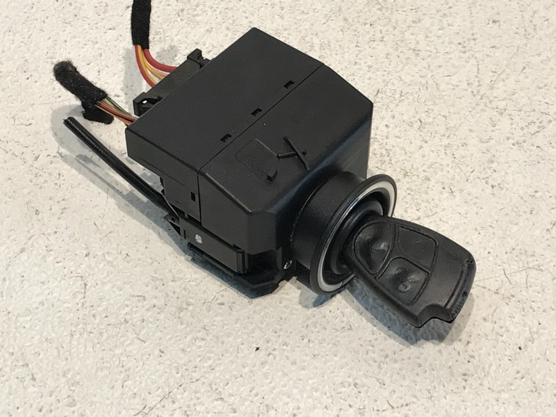 03-11 Mercedes SLK280 CLS550 CLS350 Ignition Switch Control Module w/ Key Set