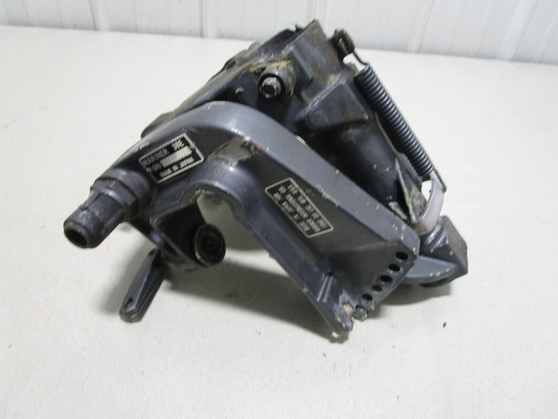 1485-8244M Mariner 30 Hp Outboard Swivel Bracket 1484-8245M 1484-8246M