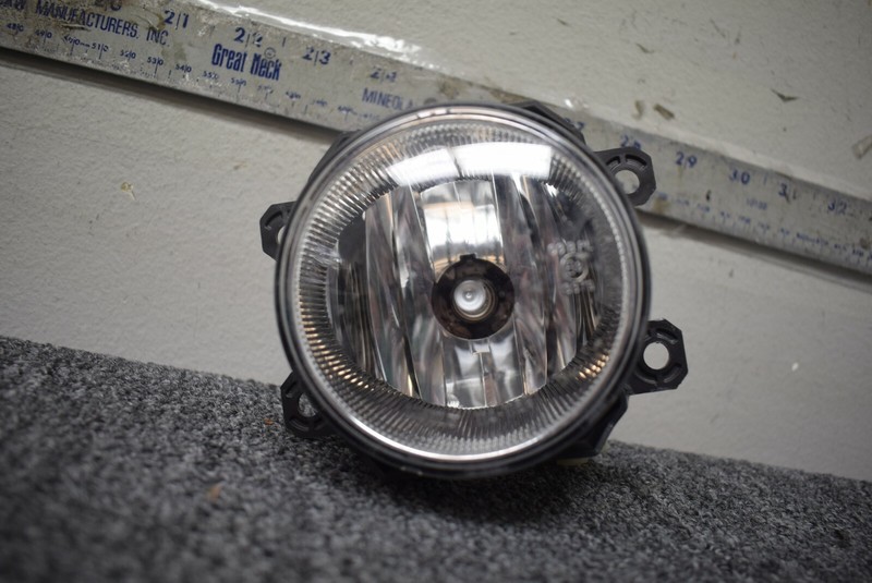 SUBARU FORESTER FOG LIGHT FACTORY OEM