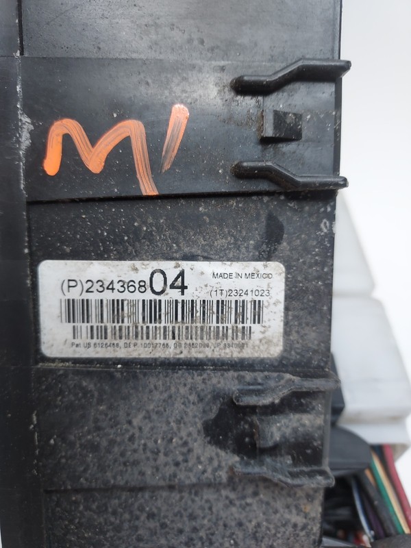 2015-17 Chevrolet Traverse Engine Fuse Box w/o tow package OEM 23436804