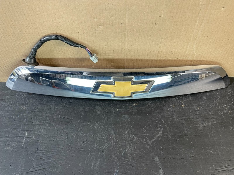 2013 to 2017 Chevrolet Traverse Liftgate Trunk Chrome Molding W/Camera AC1976