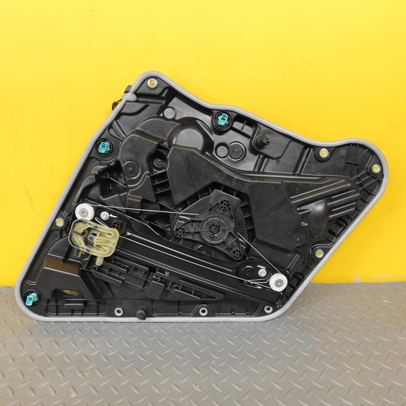 2024-2026 BMW X2 U10 REAR RIGHT SIDE DOOR WINDOW REGULATOR OEM 5A30386