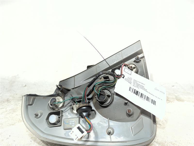 2005-2006 Nissan Altima Right Tail Light Assembly White OEM Used 359829