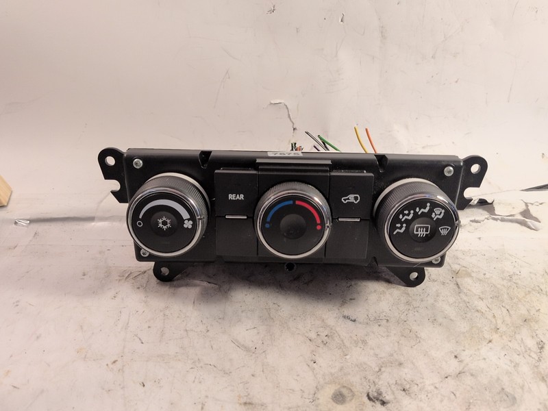 2012 to 2013 Chevrolet Traverse HVAC Heater Climate Control Module OEM