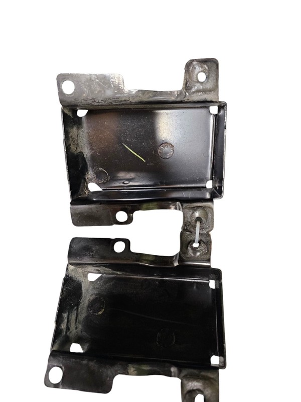2013-2019 NISSAN SENTRA 1.8L FWD REAR LEFT/ Right SIDE BUMPER SUPPORT HOLDER OEM