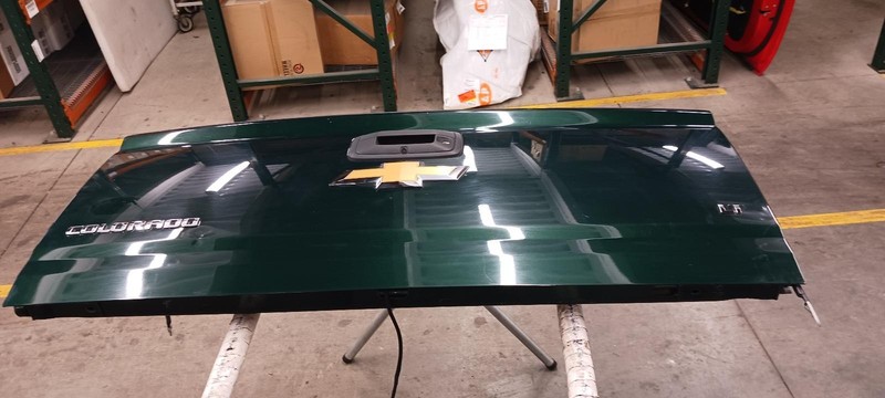15-'19 CHEVROLET COLORADO tailgate Gate w/assist Unripened Green OEM Grade A!