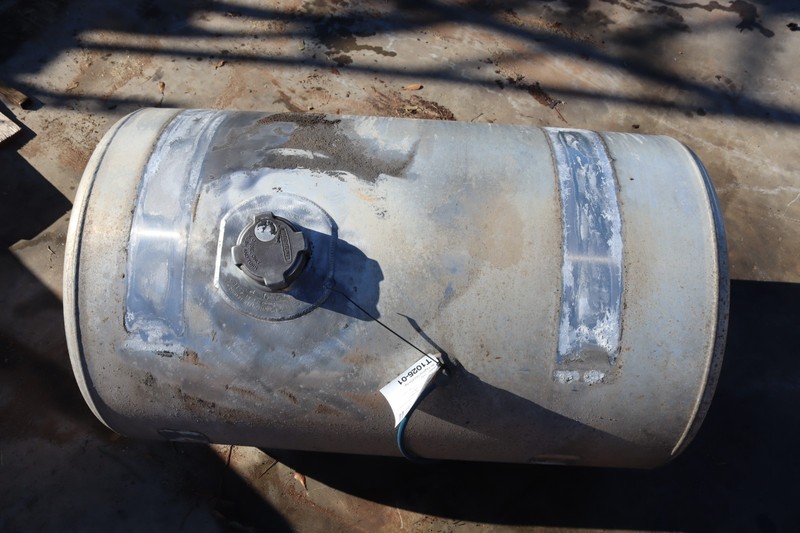 2008-2017 FREIGHTLINER CASCADIA 125 RIGHT SIDE FUEL TANK 80 GALLON OEM