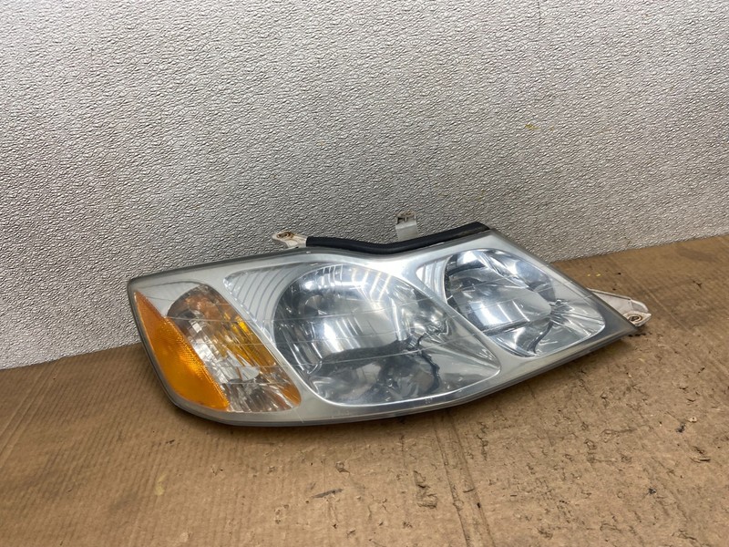 2000-2004 Toyota Avalon Halogen Headlight Right Passenger RH OEM AA8274 DW