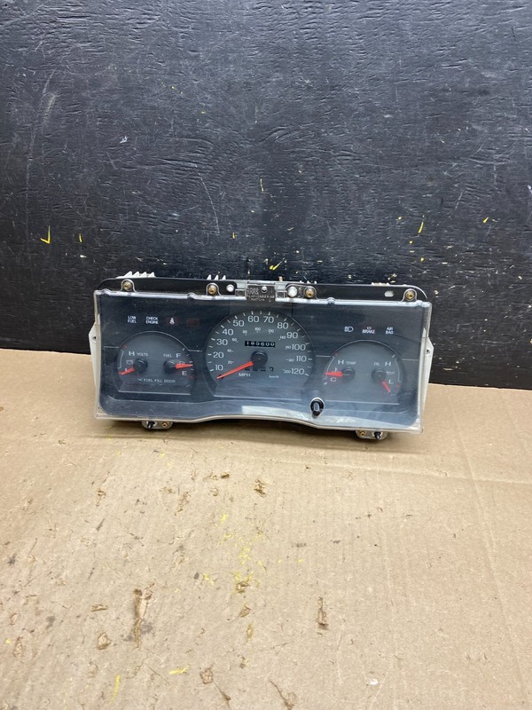 2001 to 2005 Mercury Grand Marquis Speedometer Cluster Gauge Oem U5002 DG