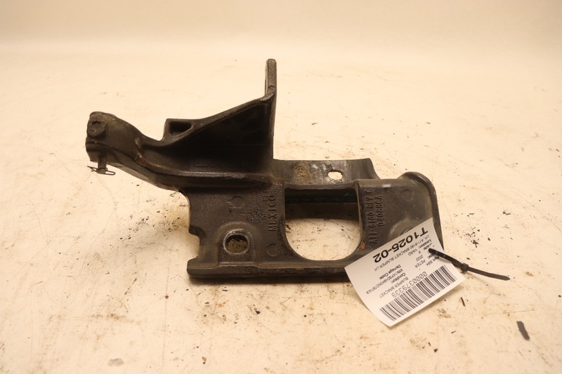 2008-2017 FREIGHTLINER CASCADIA 125 LEFT SIDE BUMPER BRACKET SUPPPORT MOUNT OEM