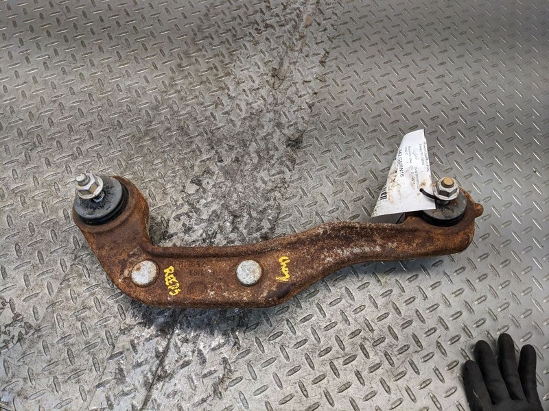 11-23GMC SIERRA SILVERADO 2500 3500 FRONT RIGHT DIFFERENTIAL MOUNT BRA 1181808