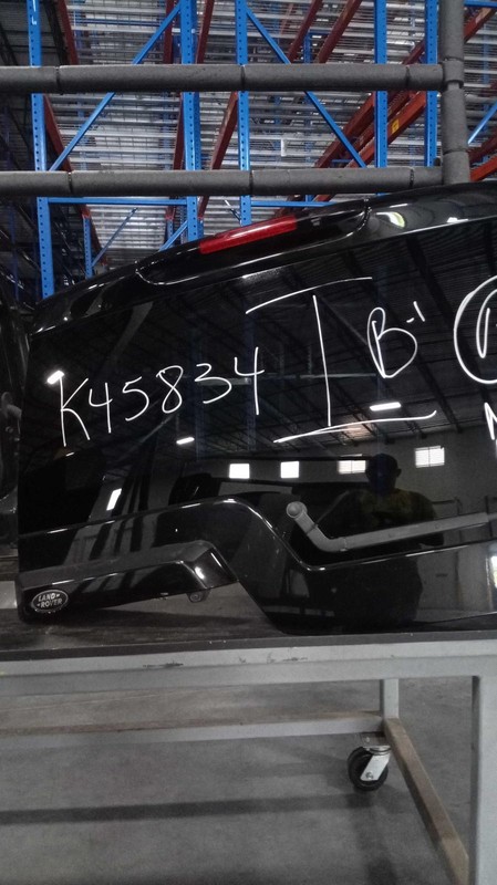 Used Deck Lid fits: 2014 Land rover Lr4 upper privacy tint glass w/rear view cam