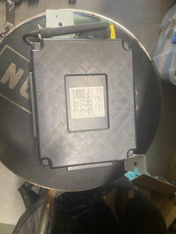 2017 Kia Sorento LX Body Control Module OEM 95400-C6525
