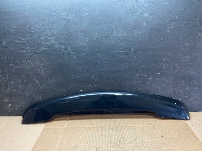 2008 to 2014 Land Rover LR2 Rear Trunk Tail Light Lift Gate Spoiler I7323 DG