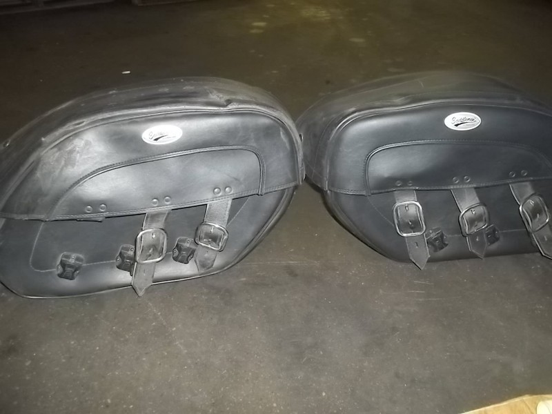 Saddlemen 3501-0389 Rigid Mount Saddlebag Set Quick Disconnect, Black Leather