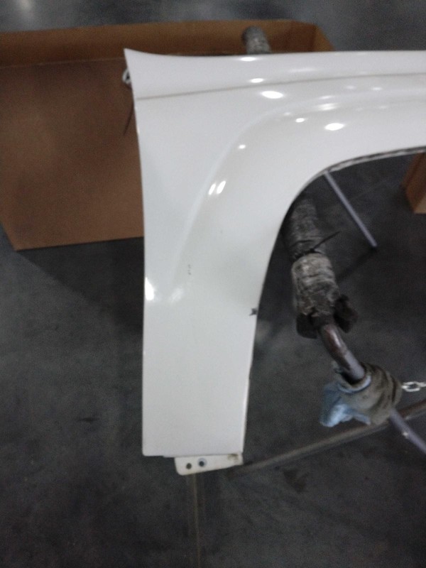 2005 Chevrolet Trailblazer Right Fender White Light Scratches Used OEM Part