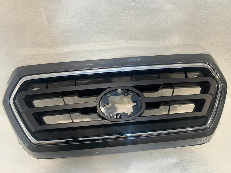OEM 2016 - 2019 Toyota Tacoma Front Grille53113-04040