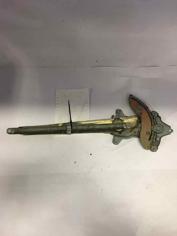 Front Door Regulator TOYOTA TACOMA Left 95 96 97 98 99 00 01 02 03 04