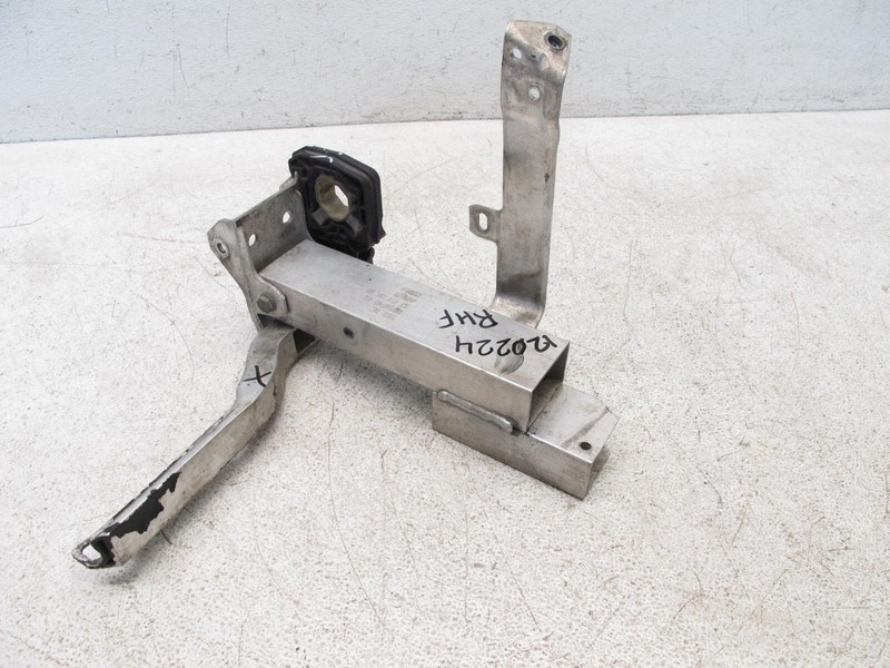 09-15 BMW F01 F02 750i 740Li RADIATOR CARRIER BRACKET FRAME SUPPORT RIGHT OEM 12