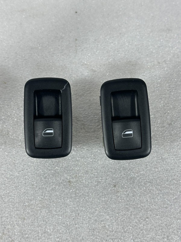10-12 RAM 1500 2500 3500 2012 DRIVER OR PASSENGER SIDE REAR WINDOW