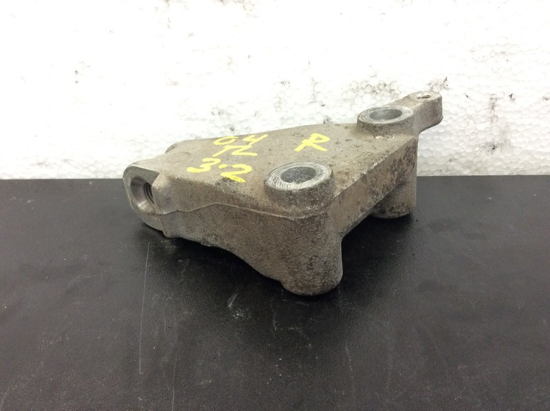 04 05 06 07 08 Acura TL Right Side Engine Motor Mounting Top Bracket Used OEM