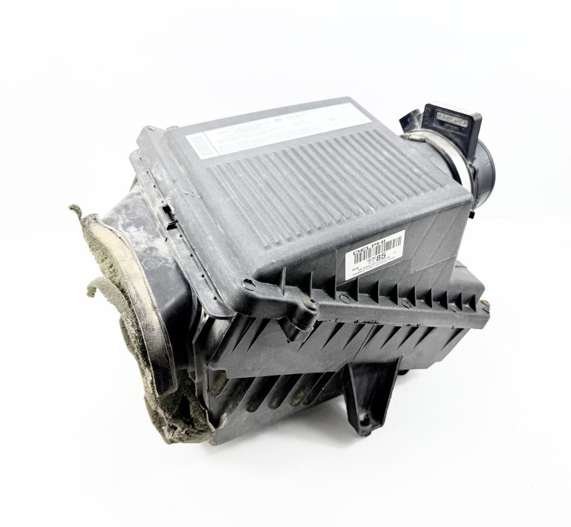 2003-2006 Silverado Sierra Tahoe Yukon 4.3L Engine Air Cleaner Box MAF OEM