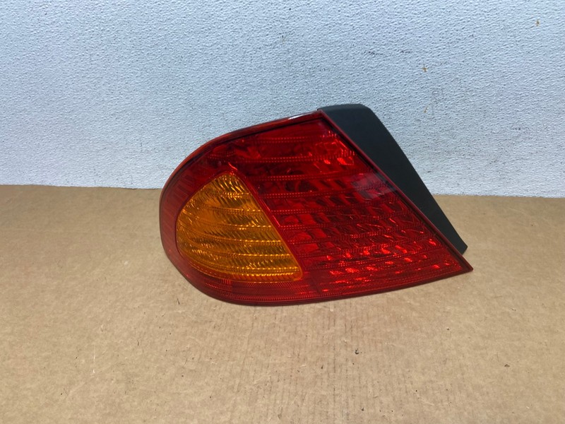 2000 2001 2002 Toyota Avalon Left Driver Side Tail Light OEM AD4513 LK