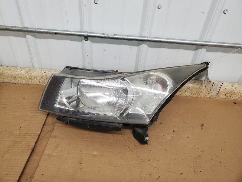 Driver Headlight With Chrome Bezel On Turn Signal Bulb Fits 11-12 CRUZE 294031