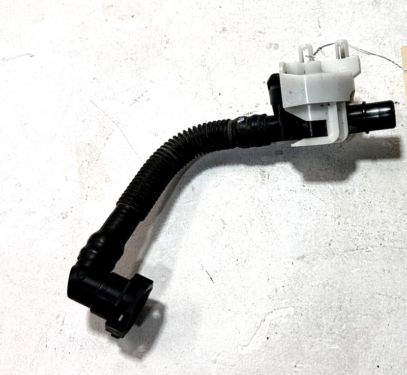 18-20 Toyota Camry LE 2.5L Fuel Vapor Canister Outlet Hose Tube Pipe OEM