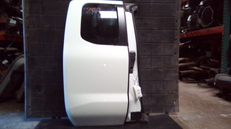 22-23 Nissan Frontier King Cab Rear Right Passenger Door White OEM 82100-9BU1A
