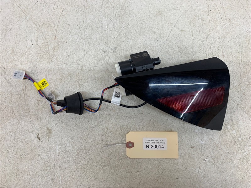 ⚡️24-25 TESLA MODEL 3 CHARGE PORT DOOR LEFT LIGHT DRIVER 1715102-10-C 20014 B160