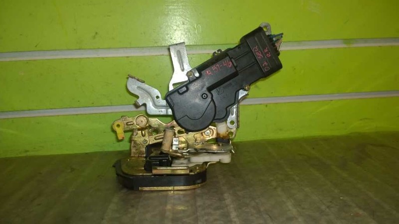 02 SEQUOIA SR5 4.7L AT PASSENGER RIGHT REAR DOOR LOCK LATCH ACTUATOR 1457-46