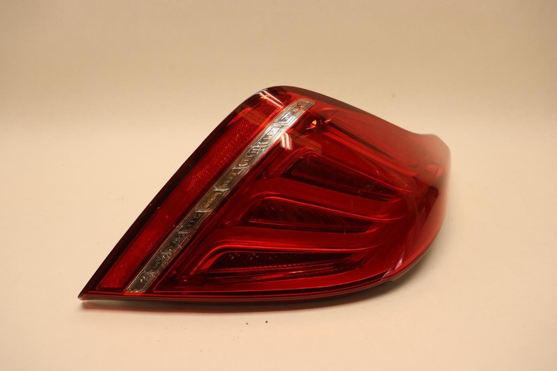 2017-2019 GENESIS G90 REAR LEFT DRIVER SIDE TAIL LIGHT BRAKE LAMP OEM