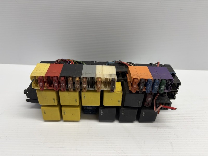 W220 W215 Mercedes Signal Acquisition Control Unit Module SAM Fuse Box Relay OEM