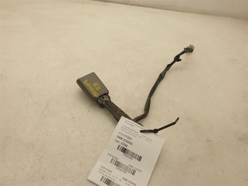 05 06 07 08 09 10 TOYOTA SIENNA PASSENGER SIDE FRONT SEAT BELT BUCKLE ASSEMBLY