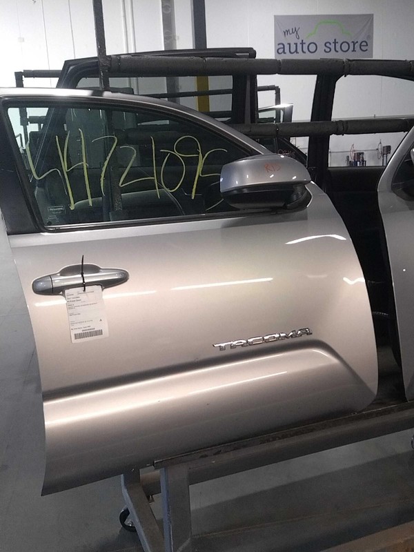 Used Front Right Door Assembly Front fits: 2017 Toyota Tacoma w/o automatic up a
