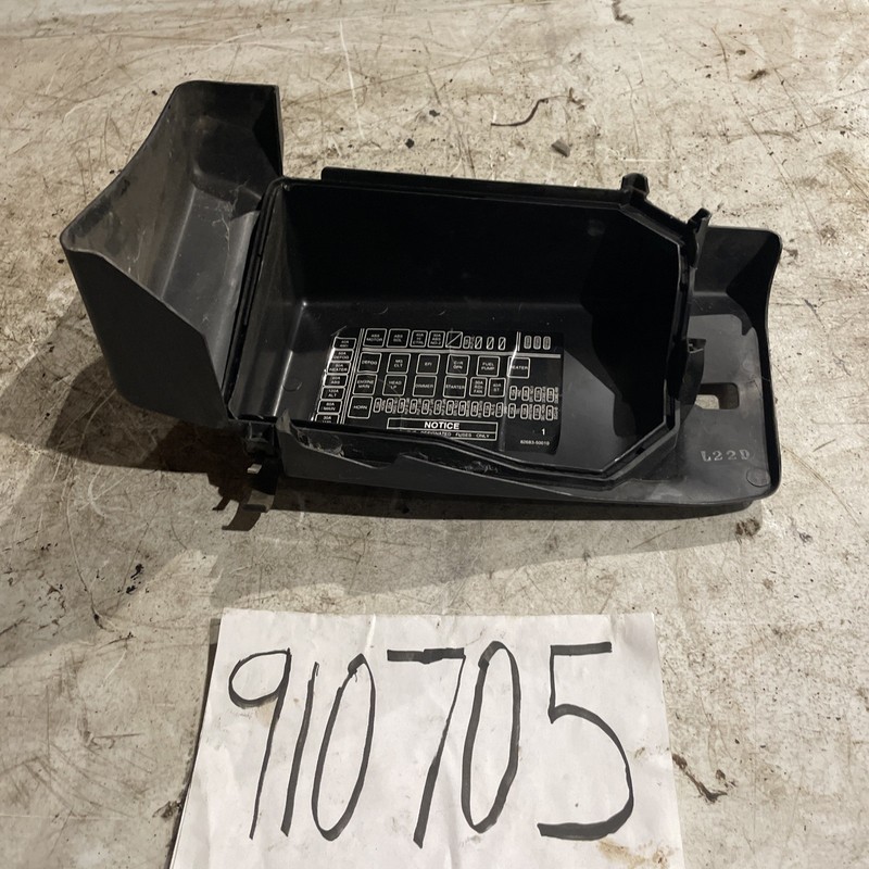 95 - 97LEXUS LS400 UNDER HOOD ENGINE FUSE BOX LID COVER TOP
