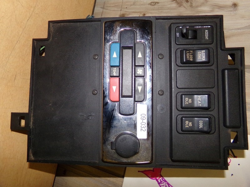 Volvo Sleeper Bunk 2-5845 Climate Control Light Switch Assembly *FREE SHIPPING*