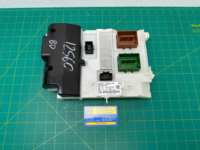 11-13 Volvo S60 3.0L INTERIOR CABIN FUSE RELAY BOX BCM OEM