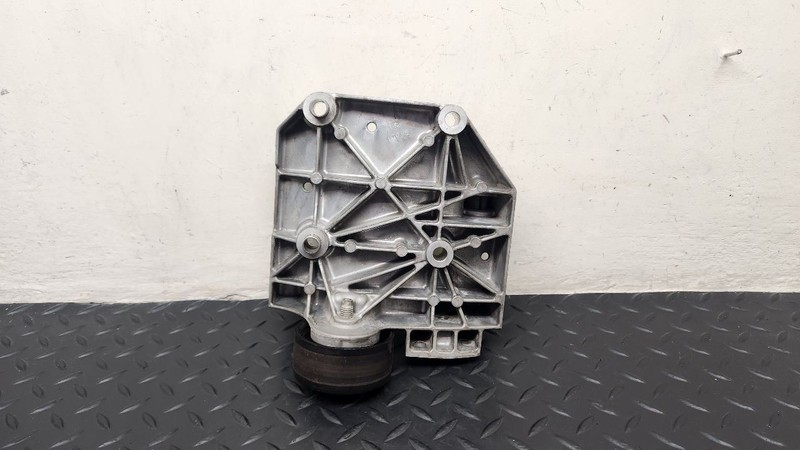 03-06 Lincoln LS 3.9L A/C AC Compressor Bracket OEM 2W9Z-10A313-CA