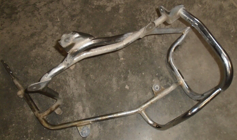 1987 Yamaha Venture XVZ1300 XVZ 1300 Right Side Saddle Bag Mount Guard Support