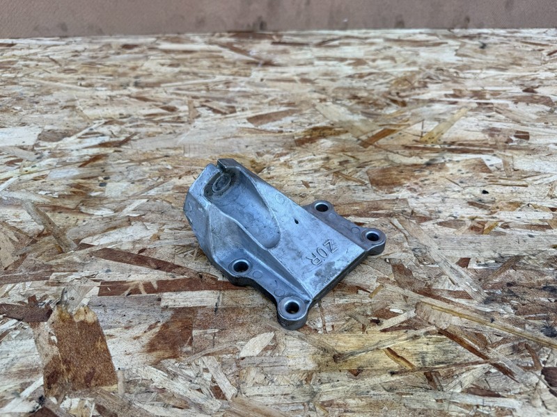 INFINITI Q50 Q60 2016-2024 OEM RIGHT PASSENGER ENGINE MOUNT BRACKET RWD 3.0T