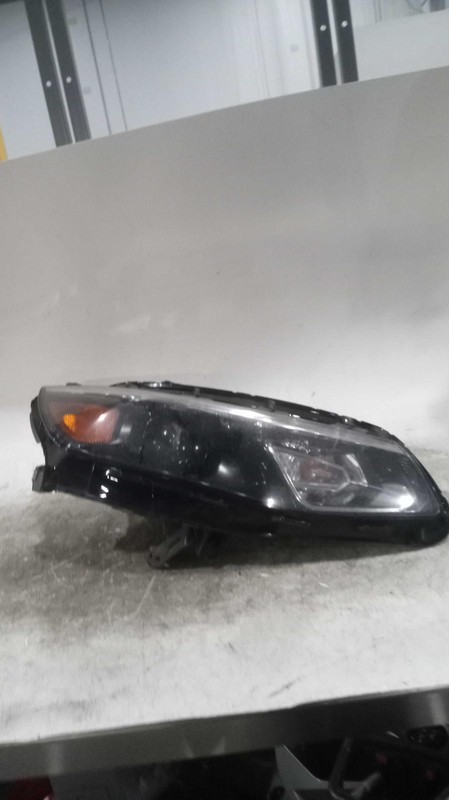 Chevrolet Malibu 2017 Right Headlight 295571 0729