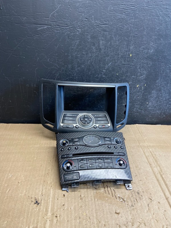 2010 to 2013 Infiniti G37 Radio Player Climate Control Panel Bezel AE1827 DG