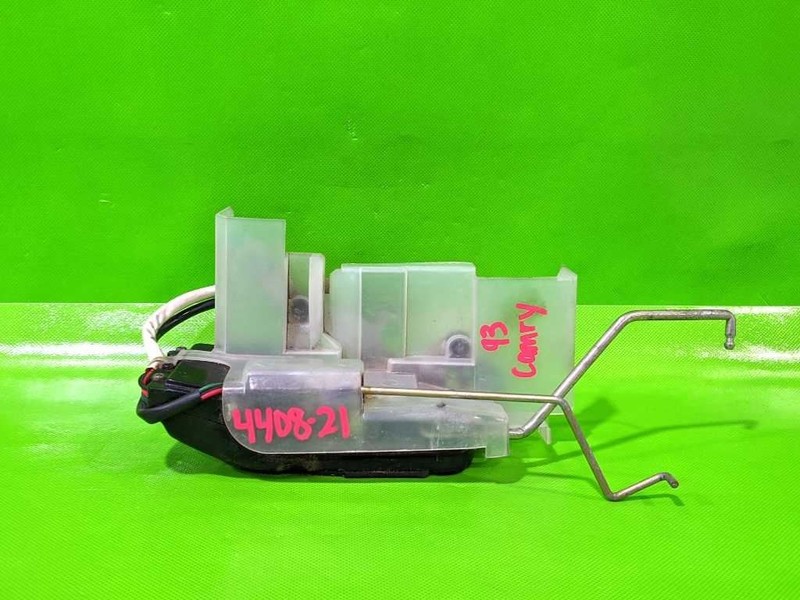 92-96 CAMRY DRIVER LEFT FRONT DOOR LOCK LATCH OEM 4408-21