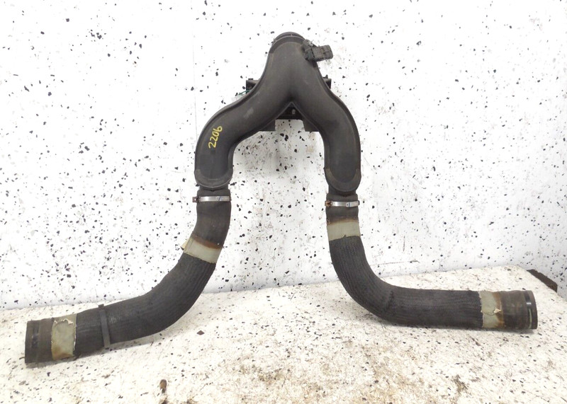 2017-2020 Maserati Levante 3.0L Y Air Intake Duct Resonator W/ Hoses OEM