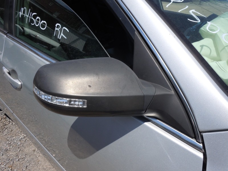 2010-2012 Nissan Altima Sedan Power Door Mirror Passenger Right LED Turn Lamp