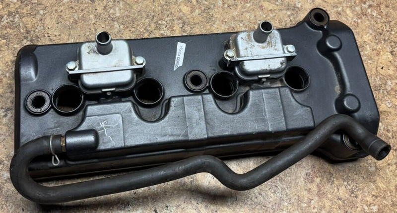 2001 Honda CBR900RR CBR 900 RR CBR900 929 Engine Cylinder Head Valve Cover D9