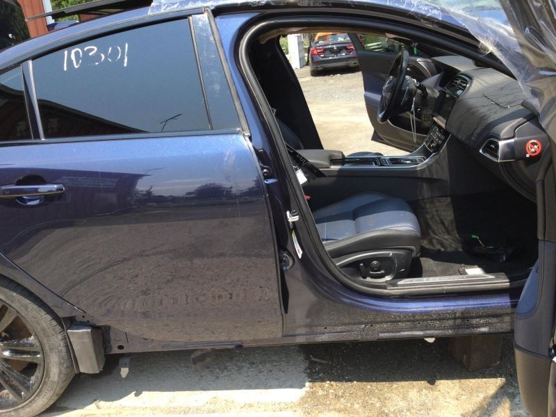 RIGHT ROCKER W/POST BLUE PC: JBM FITS 17-19 JAGUAR XE 31550