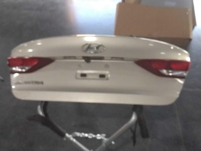 2018 Hyundai Elantra Gold Used Deck Lid OEM 69200F3010 4DR SED GLD WT